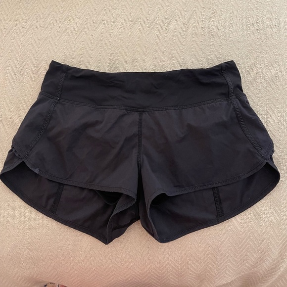 Speed Short with Ruffle - Picture 1 of 4